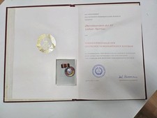 DDR Verdienstmedaille ORIGINAL mit URKUNDE 1976  Komplett-Set RAR Sammlerst&uuml;ck