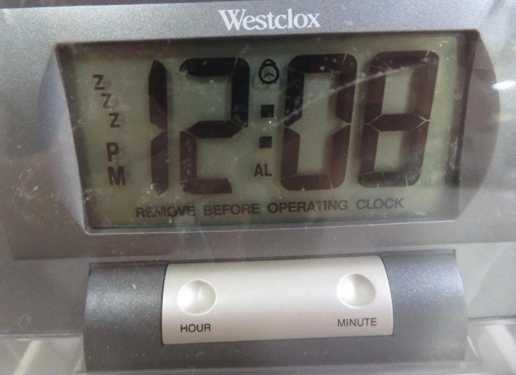 Westclox Digital Alarm Clock Battery Operated Large Lighted LCD Display 47503 - Image 2 of 4