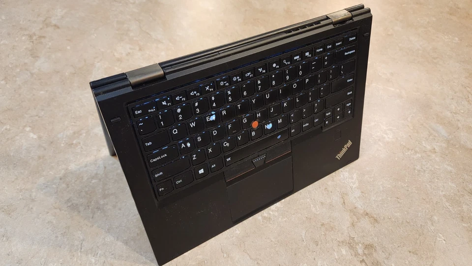 2 en 1 Táctil Lenovo ThinkPad X1 Yoga 2da Generación 14" FHD i7-6600U 256GB SSD 8GB RAM Foto 4 de 4