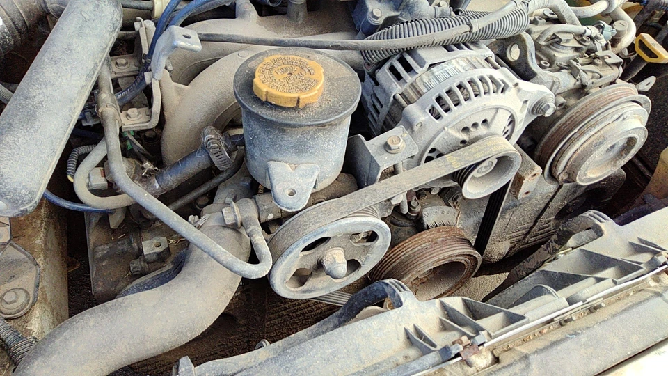 Bomba de dirección asistida postal Subaru Legacy Rhd 1997-1999 con polea OEM 2,2 L Foto 4 de 4