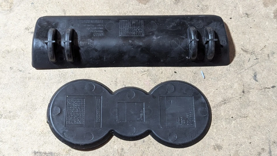 INSERTO DE GOMA PORTAVASOS CONSOLA AUDI A1 8X0862533 8X0863301 Foto 4 de 4