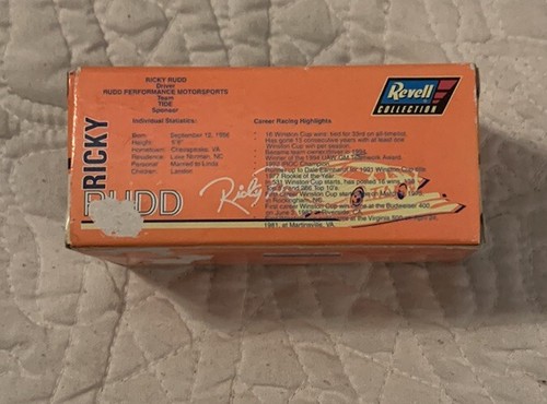 1996 Revell | Ricky Rudd #10 Tide 1:64 Diecast Race Car - Picture 3 of 6