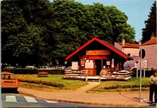 *56976 cpsm 52 Bourbonne les Bain s- Chalet du Syndicat d'initiative