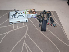 Pacchetto console di gioco Microsoft Xbox 360 20 GB bianca, controller giochi cavo AV