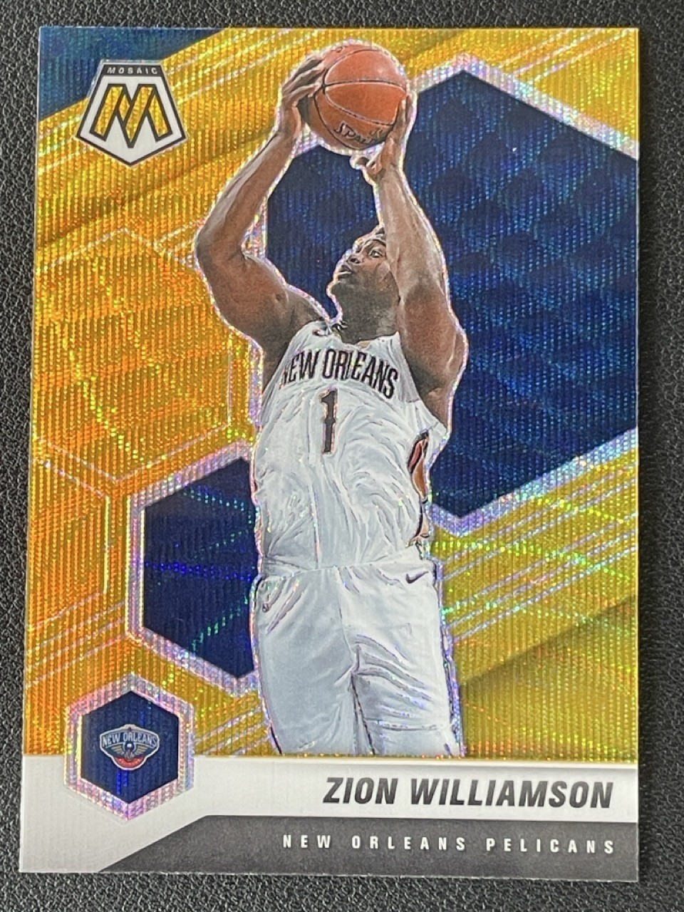 Zion Williamson 2020-21 Panini Mosaic Gold Wave #49