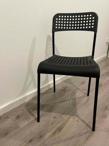 Black Comfortable Chair with Back Rest and As Good as New - Picture 2 of 3