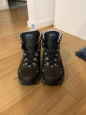 womens hiking boots brisbane