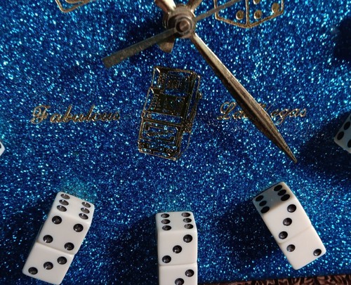 Vintage ‘Fabulous Las Vegas’ Blue Glitter Dice Souvenir Clock - Picture 5 of 13