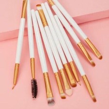 Set of 10 NEW makeup brushes.