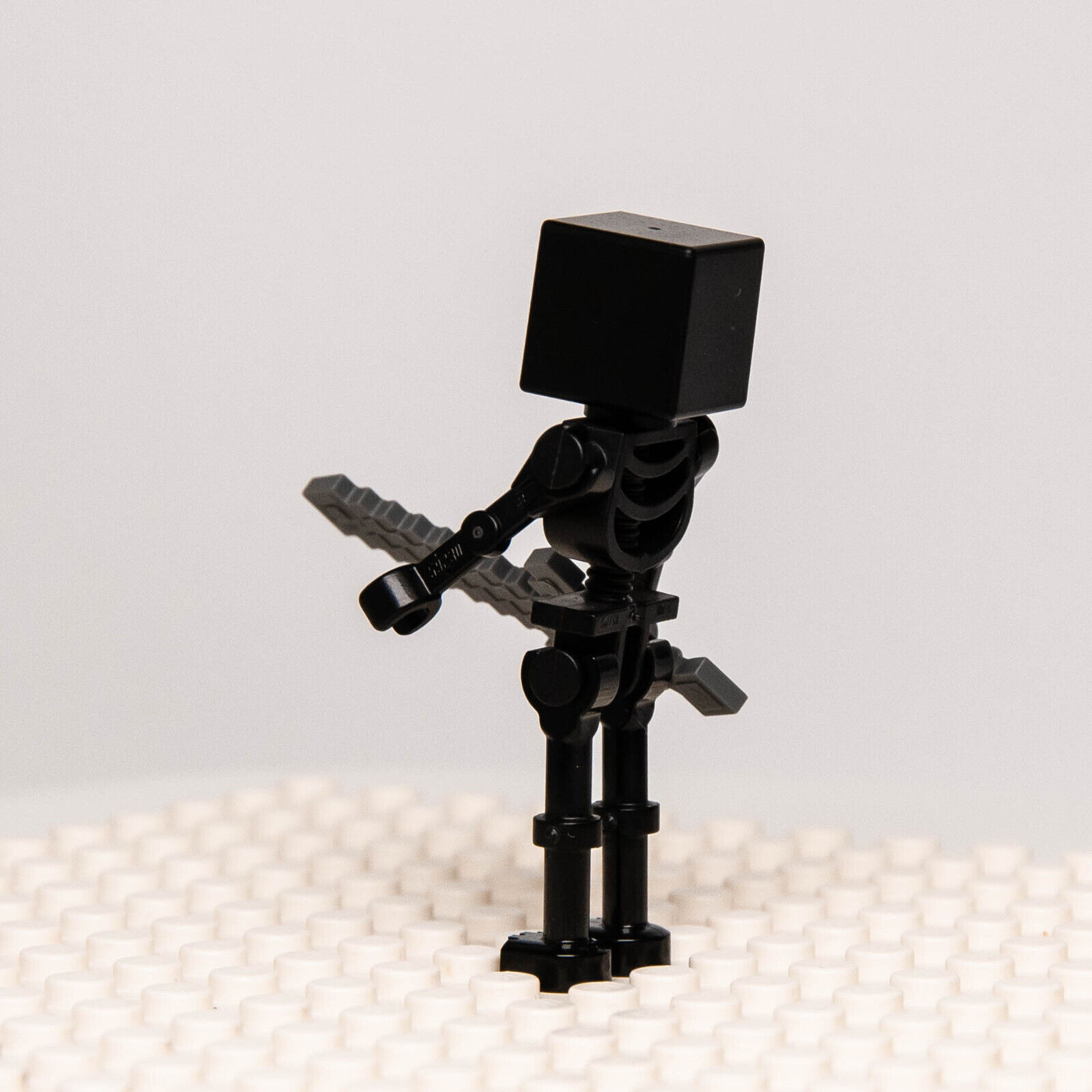 LEGO MINECRAFT WITHER SKELETON MINIFIGURE min025 USED w/SWORD