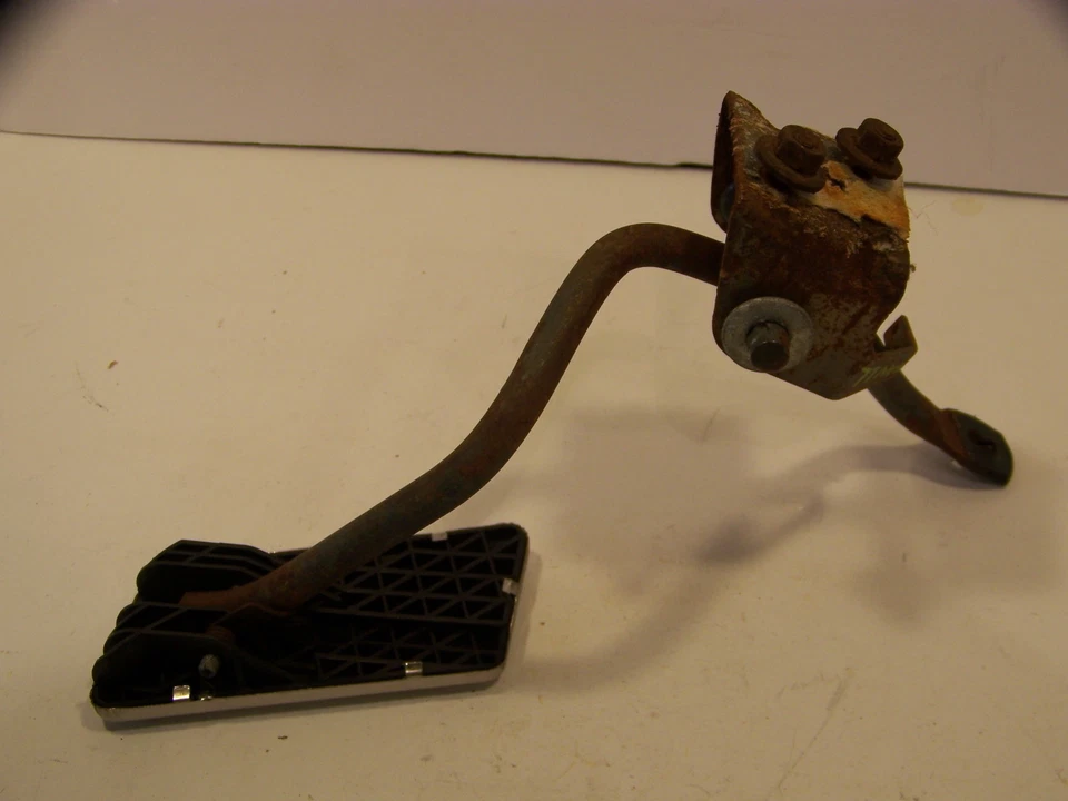 Chrysler 1977 acelerador conjunto de pedal de acelerador New Yorker Newport Town & Country Foto 2 de 2