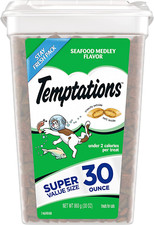 TEMPTATIONS Classic Crunchy and Soft Cat Treats Seafood Medley Flavor, 30 Oz. Tu