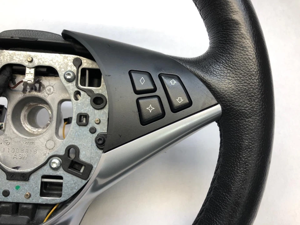 2008 宝马 535xi 轿车/旅行车 A/T 黑色皮革 3 辐条运动方向盘 — 第 4/4 张图片