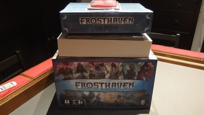 Frosthaven Kickstarter-All-in - mit Stretch Goals und Extras - Brettspiel - TOP