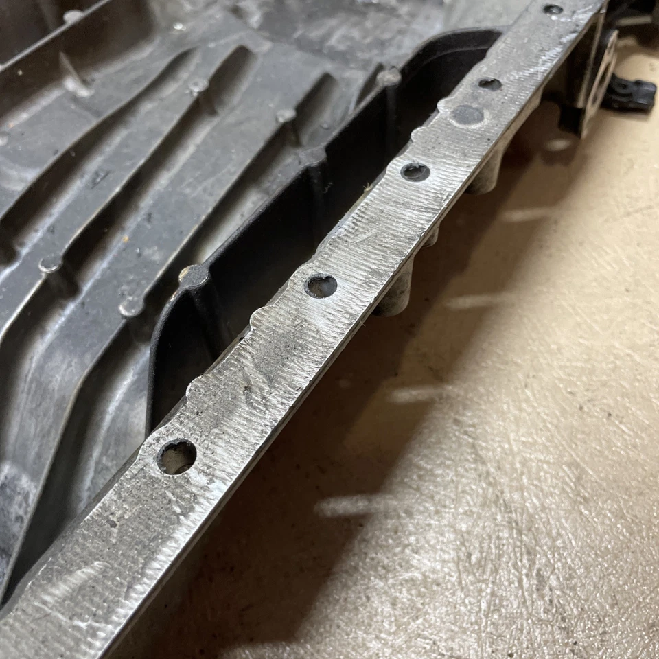 Sección cárter de aceite 12-20 Mercedes superior GL450 SL550 E550 CLS550 X166 2780140200 OEM Foto 3 de 4