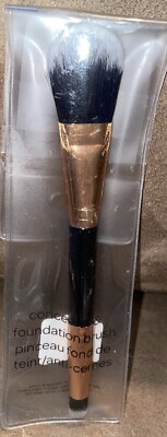 CONCEALER & FOUNDATION BRUSH 