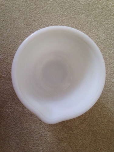 (2) Vintage Hamilton Beach Milk Glass Stand Mixer Bowls, #8 & #12 - Picture 7 of 12