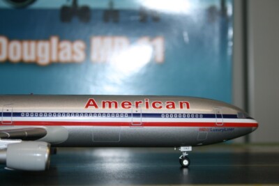 Hobby Master 1:200 American Airlines McDonnell Douglas MD-11