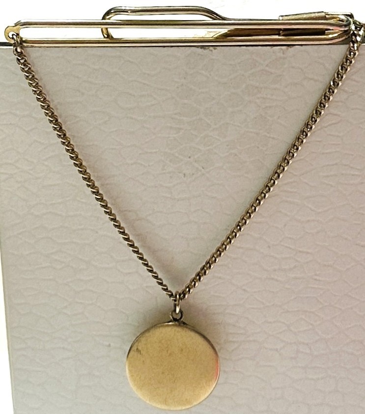 FLY FISHING LURE TIE BAR WITH CHAIN GOLD TONE View 3