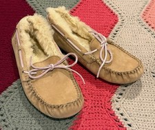 UGG Dakota Loafer Slippers Tan Shearling Lined Moccasins Womens 8