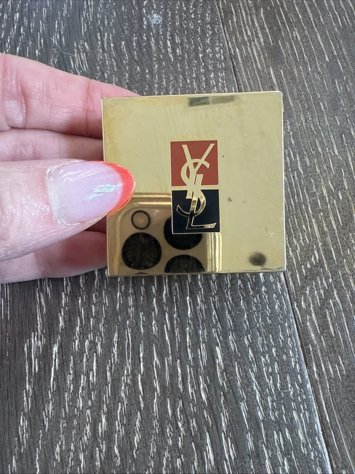 YVES SAINT LAURENT Ombre Essentielle NACREE Eyeshadow #1N Eye Shadow Mini 2.5g - Image 3 of 4