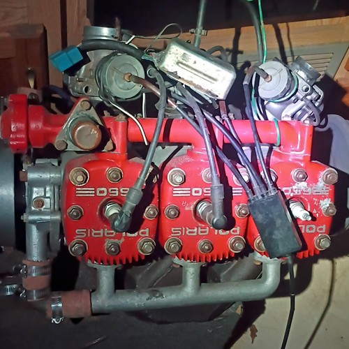 650 3-cylinder Polaris 2-stroke w transmission and cdi and carbs included