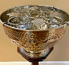 Bombay & Co Round Silverplated Pedestal Wine Champagne Cooler Ice Bucket 11x16"W