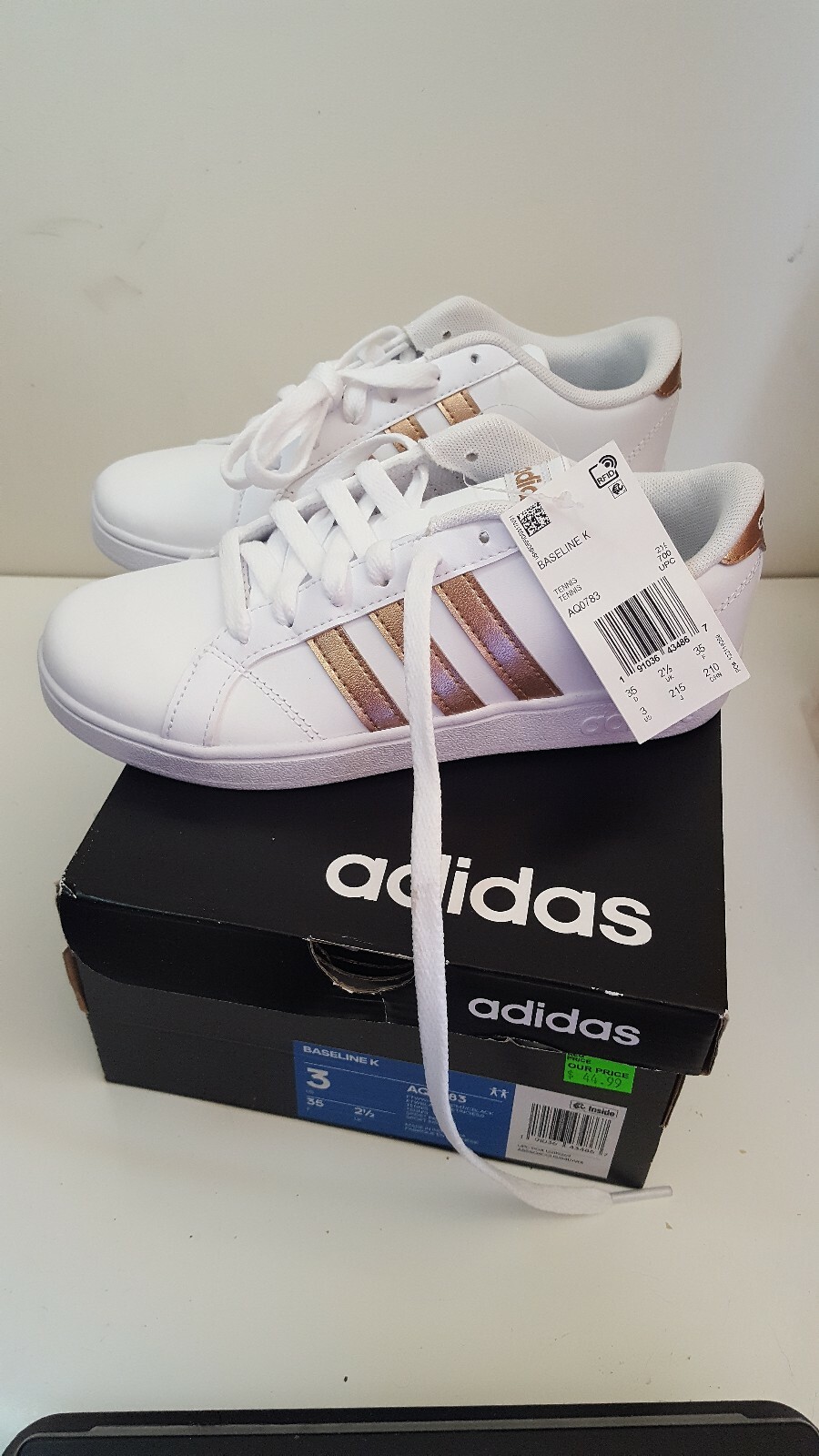 adidas baseline dourado