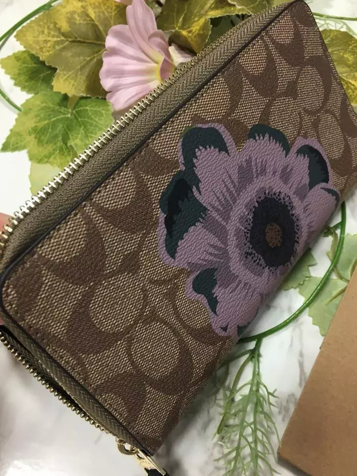 COACH x KAFFE FASSETT Collaboration Round Zip Long Wallet Khaki Purple Flower