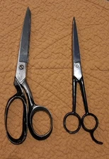 2 Pair Of Vintage Scissors 1 Is Clauss And 1 Is Unbranded Made In USA