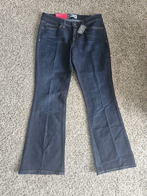 NWT Levi's signature Modern boot cut Stretch  blue jeans 12 S Womens 