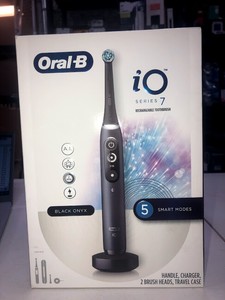 oral b io ™ series 7 electric toothbrush in onyx black