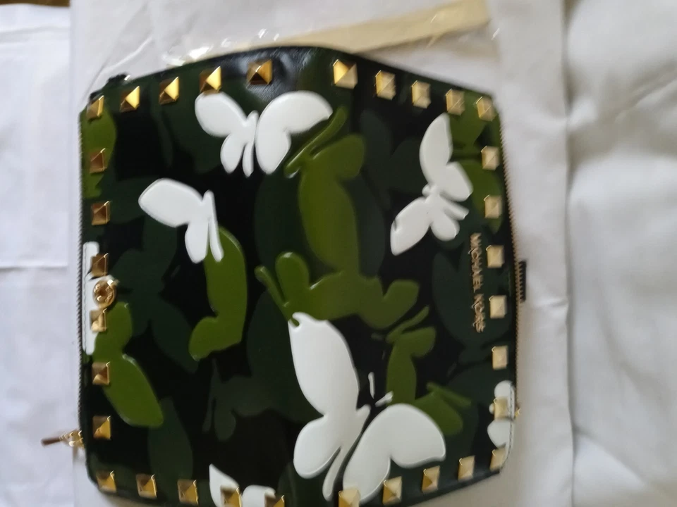 Женский бумажник Michael Kors, камуфляж с дизайном в виде белых бабочек, бывший в употреблении - Изображение 4 из 4