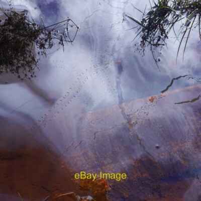Foto 6x4 Teich Schlittschuhläufer Fußabdrücke Capel Hill Muster in einem öligen Film von c2017