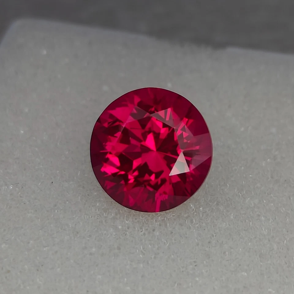 Precision Cut - 6.90 ct Lab Ruby, 11 MM Round Cut Ruby, Solitaire Gemstone - Image 2 of 4