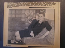 AP Wire Press Photo Soha Arafat wife of Yasser Arafat Leader of PLO in Paris Apt