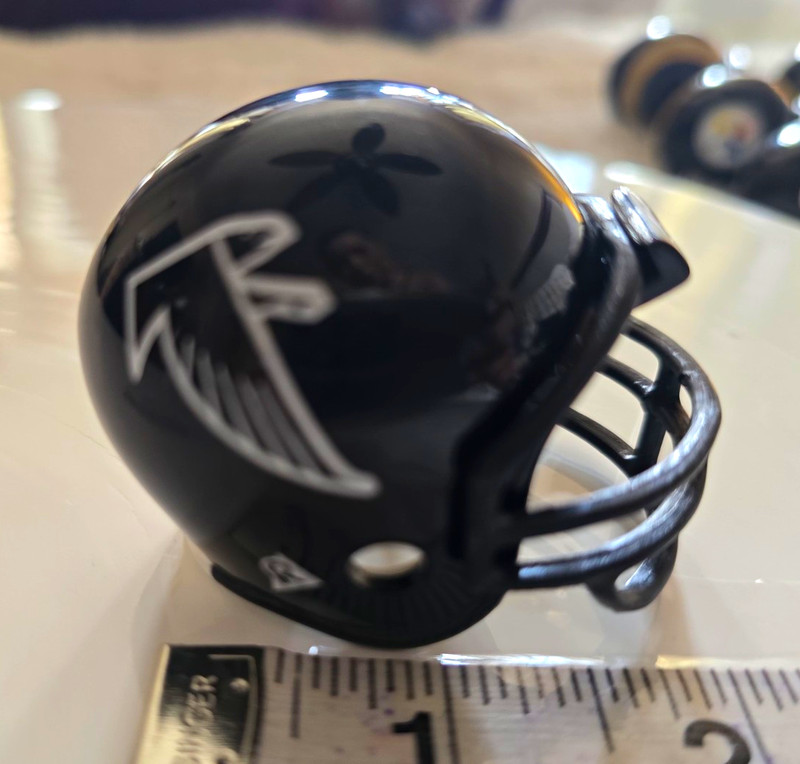 Riddell Atlanta Falcons Mini Football Helmet