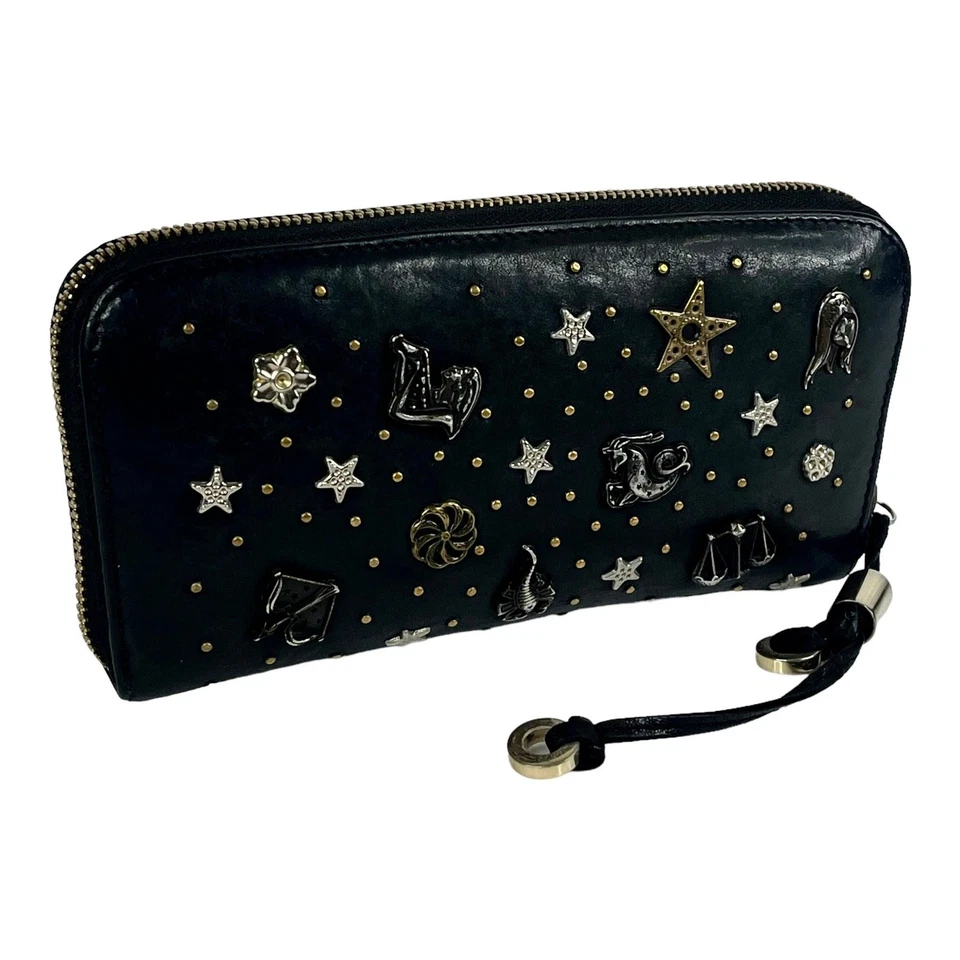 Auténtico bolso sin asas de cuero negro con cremallera tachuelas zodiaco largo Jimmy Choo Foto 2 de 4