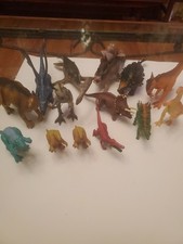 Lot Of 14 Mix Plastic Dinosaurs Figures