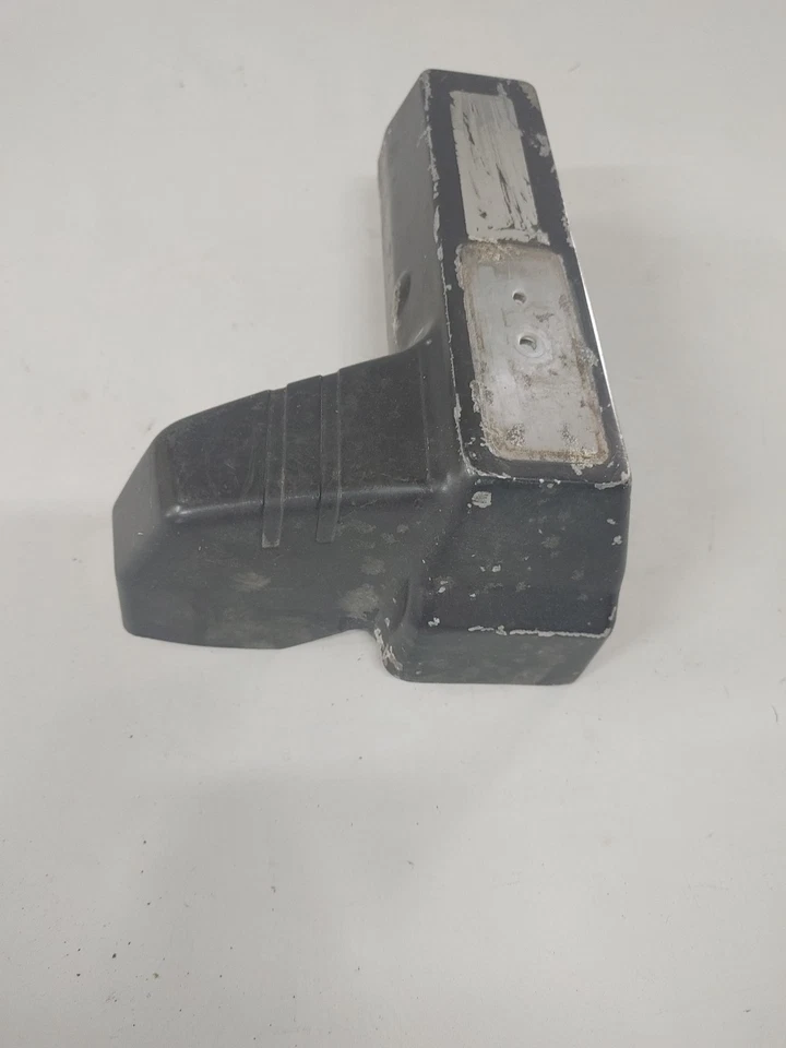 Cubierta del radiador izquierdo Suzuki GV1200GL 1985 Madura 17762-05A00 Foto 3 de 4