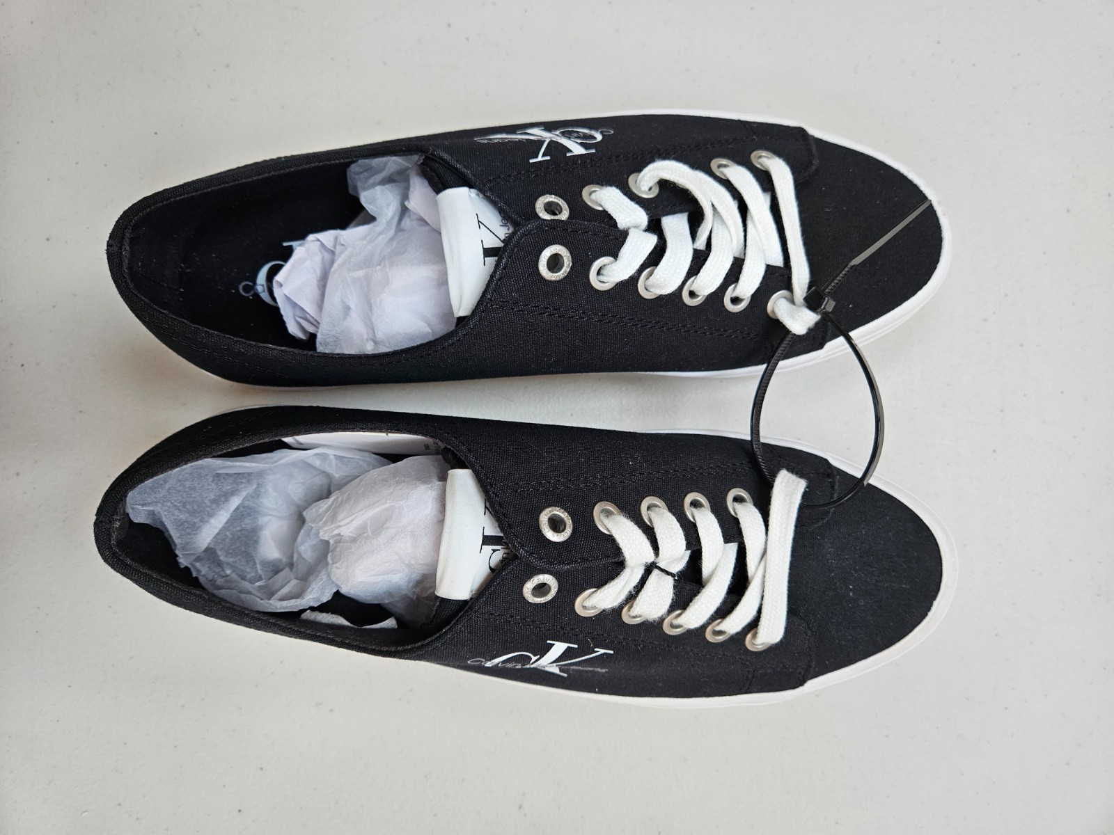 Calvin Klein CK Logo Canvas Trainers – Black/White – Size UK 7 EX-Display image 2