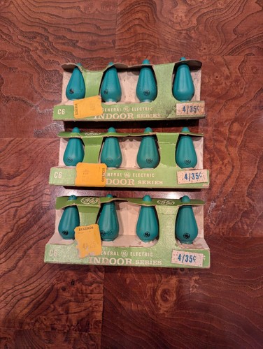 12 Vintage GE C-6 Full Circle Logo Green Lamps / Bulbs & Sleeves   All Tested - Picture 1 of 6