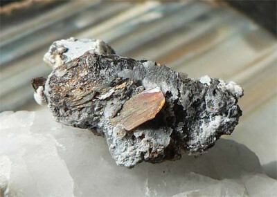BROOKIT auf Muttergestein 51,44 ct - Sammlerstein
