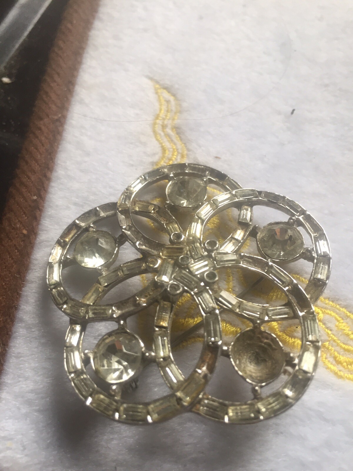 White Metal And Crystal Interlocking Circles Broo… - image 1