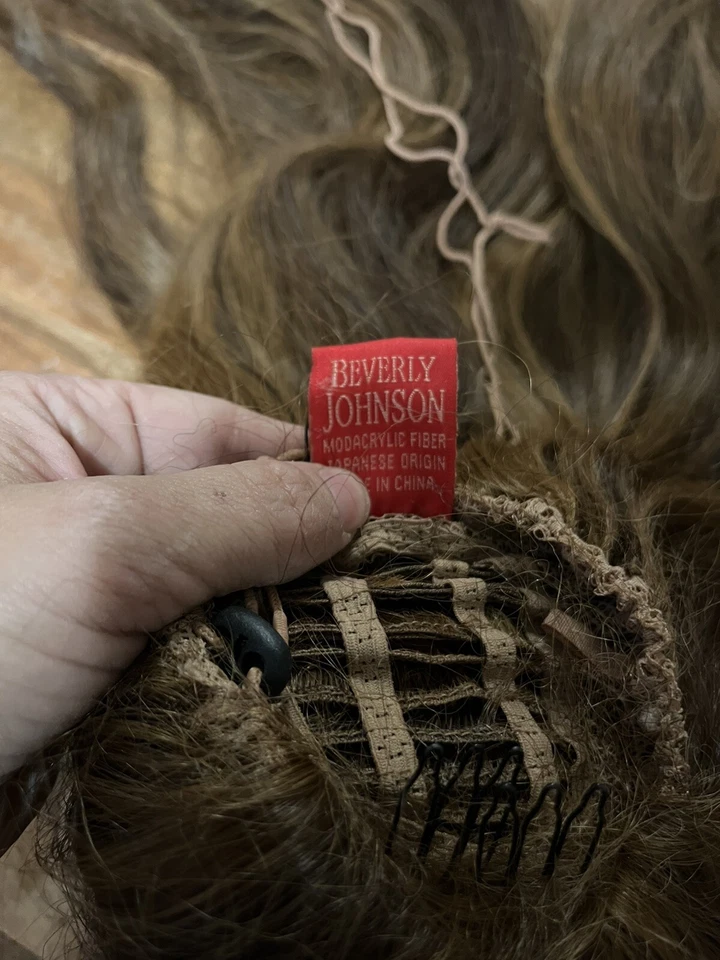 Lote de Cabello Sintético - Pinzas para Garras, Cordón y Piezas - 7 en Total Foto 4 de 4