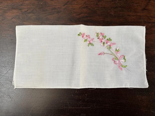 Vintage Embroidered Pink Flower Bouquet Linen Handkerchief - Picture 2 of 3