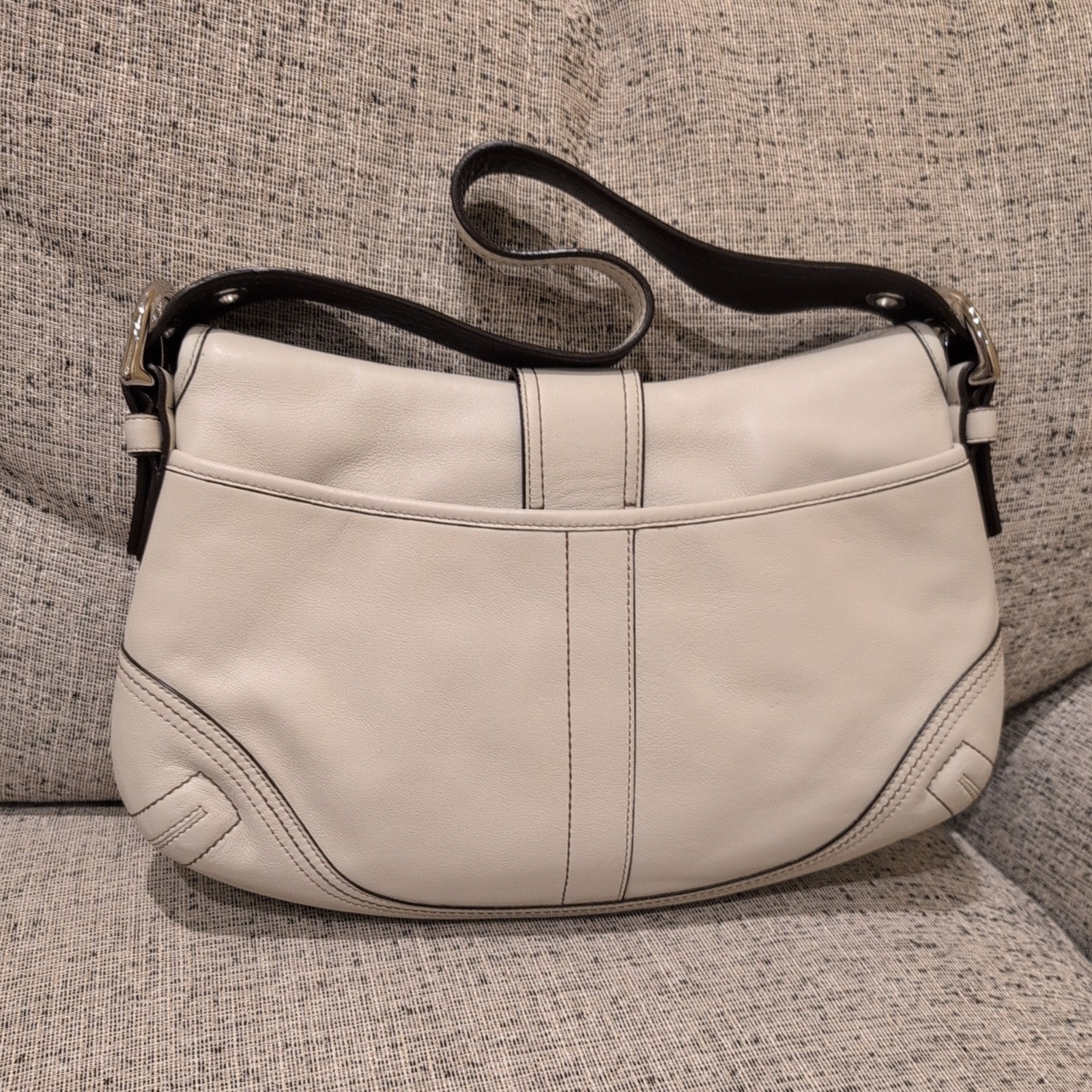 Vintage Coach Ivory Leather Soho Flap Shoulder Bag 10192 Y2K image 2
