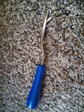 Vintage Latch Hook Rug Yarn Tool Made in Korea Blue Plastic Handle