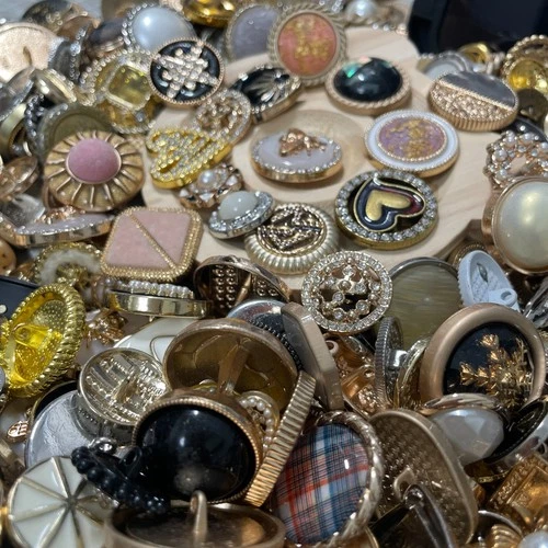 Vintage-now Costume Jewelry makeing Lots button Read Description 50pcs