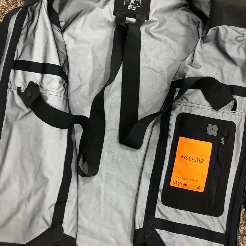 Adidas My Shelter Windbreaker Jacket - XL Men's Outerwear